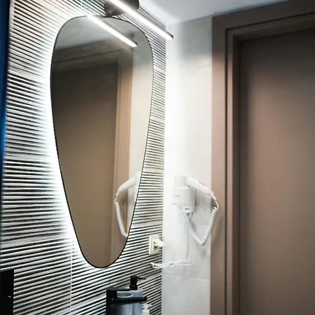 Vacation Home, Two Levels Of Comfort With Beautiful Large Private Terrace And Breathtaking Views Of The Palamidi Castle Fortress 아파트 *