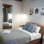 Appartamento Vacation Home, Two Levels Of Comfort With Beautiful Large Private Terrace And Breathtaking Views Of The Palamidi Castle Fortress