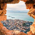 Vacation Home, Two Levels Of Comfort With Beautiful Large Private Terrace And Breathtaking Views Of The Palamidi Castle Fortress *