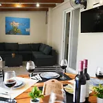 Vacation Home, Two Levels Of Comfort With Beautiful Large Private Terrace And Breathtaking Views Of The Palamidi Castle Fortress * Návplio