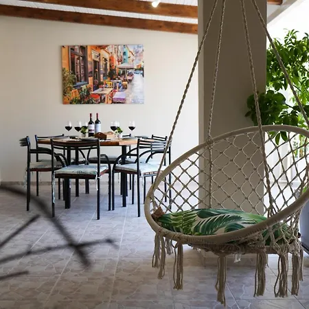Vacation Home, Two Levels Of Comfort With Beautiful Large Private Terrace And Breathtaking Views Of The Palamidi Castle Fortress アパート *