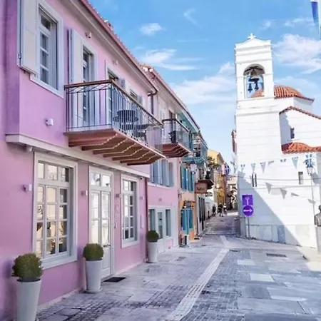 Vacation Home, Two Levels Of Comfort With Beautiful Large Private Terrace And Breathtaking Views Of The Palamidi Castle Fortress 公寓 *