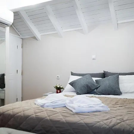 公寓 Vacation Home, Two Levels Of Comfort With Beautiful Large Private Terrace And Breathtaking Views Of The Palamidi Castle Fortress