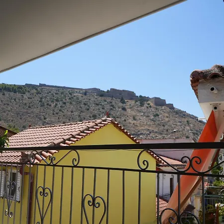 Vacation Home, Two Levels Of Comfort With Beautiful Large Private Terrace And Breathtaking Views Of The Palamidi Castle Fortress 公寓