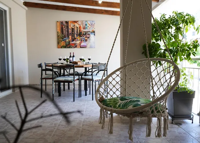 Vacation Home, Two Levels Of Comfort With Beautiful Large Private Terrace And Breathtaking Views Of The Palamidi Castle Fortress アパート *