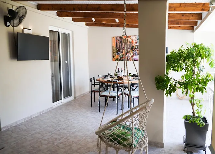 Apartamento Vacation Home, Two Levels Of Comfort With Beautiful Large Private Terrace And Breathtaking Views Of The Palamidi Castle Fortress *