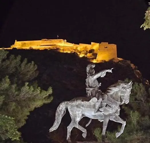 Apartamento Vacation Home, Two Levels Of Comfort With Beautiful Large Private Terrace And Breathtaking Views Of The Palamidi Castle Fortress Náuplia