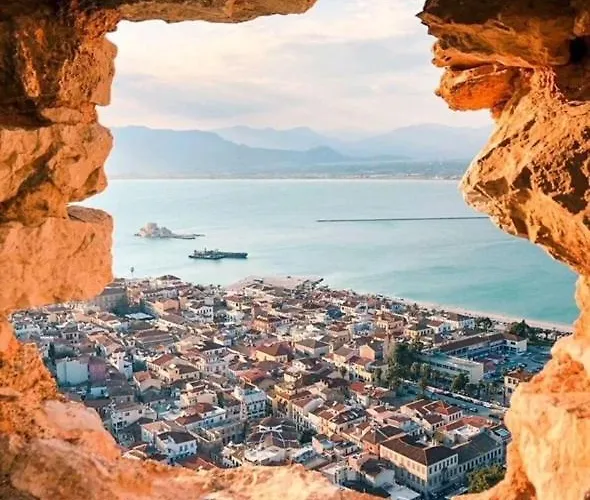 Vacation Home, Two Levels Of Comfort With Beautiful Large Private Terrace And Breathtaking Views Of The Palamidi Castle Fortress *