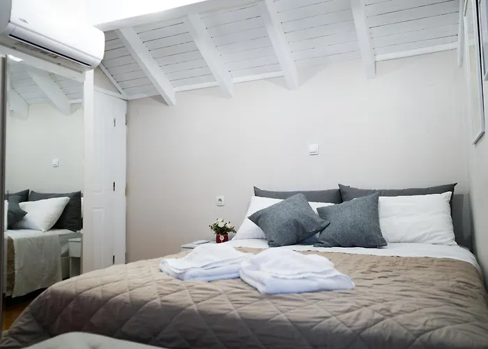 アパート Vacation Home, Two Levels Of Comfort With Beautiful Large Private Terrace And Breathtaking Views Of The Palamidi Castle Fortress