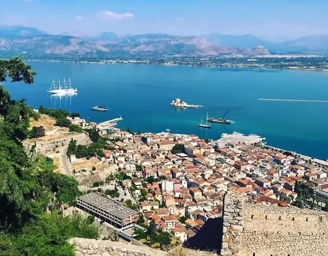 Apartman Vacation Home, Two Levels Of Comfort With Beautiful Large Private Terrace And Breathtaking Views Of The Palamidi Castle Fortress Návplio