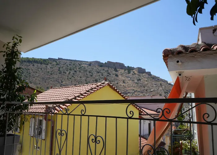 Vacation Home, Two Levels Of Comfort With Beautiful Large Private Terrace And Breathtaking Views Of The Palamidi Castle Fortress Apartamento