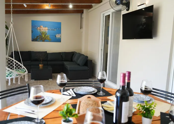 Vacation Home, Two Levels Of Comfort With Beautiful Large Private Terrace And Breathtaking Views Of The Palamidi Castle Fortress * Náuplia