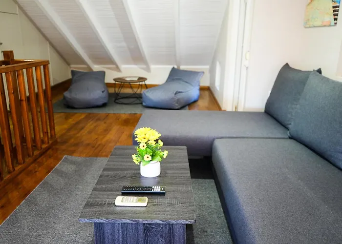 Apartamento Vacation Home, Two Levels Of Comfort With Beautiful Large Private Terrace And Breathtaking Views Of The Palamidi Castle Fortress *